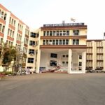 जंतर-मंतर बना रणक्षेत्र, हजारों प्रदर्शनकारियों का संसद मार्च विवादों में